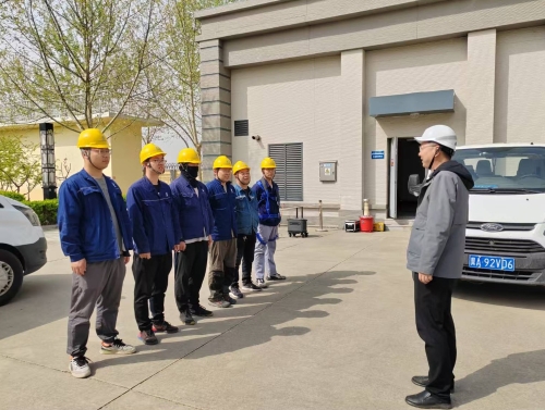 專業(yè)人員開展安全交底 專業(yè)人員開展安全交底